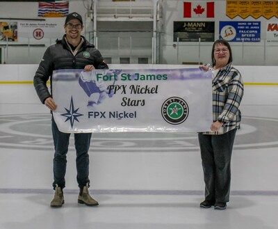 FPX Community Manager Jon Gibson is the proud coach of the Fort St. James U15 minor hockey team. (CNW Group/FPX Nickel Corp.)